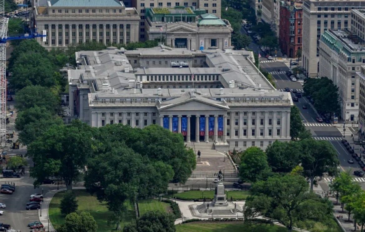 U.S. National Debt Hits $40 Trillion for the First Time